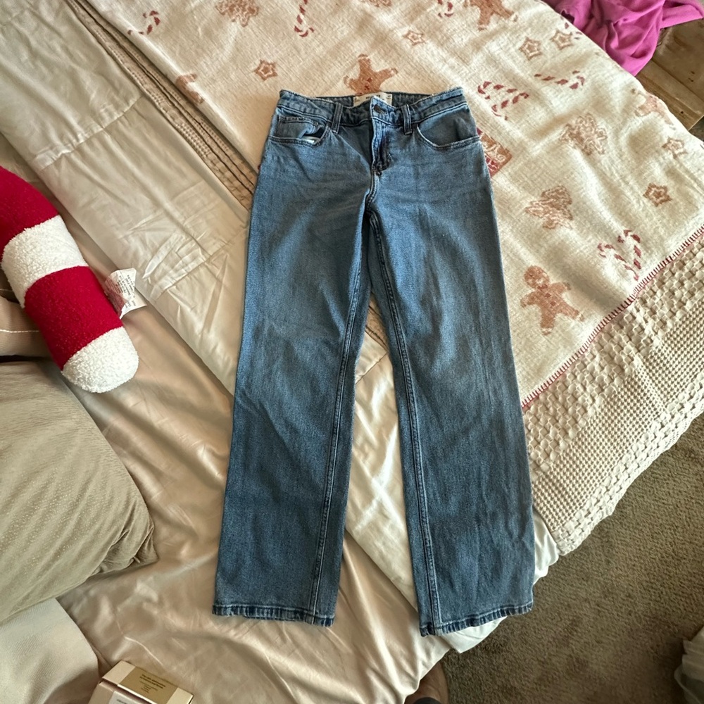 Hollister Women's Classic Blue Straight Leg Jeans